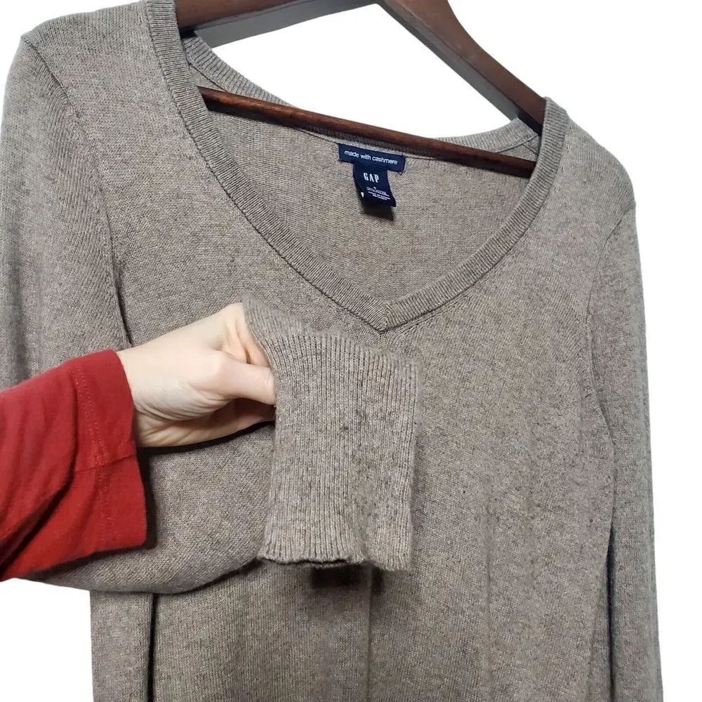 Gap Womens Cashmere Blend Pullover Sweater Size S Tan Longsleeve V-Neck 2000s